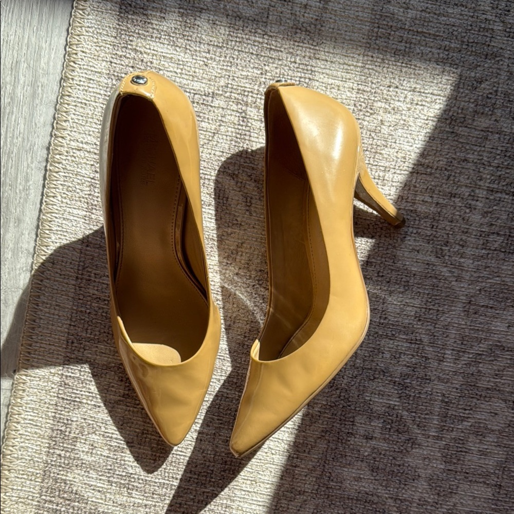 MICHAEL Michael Kors Tan Pointed Toe Heels